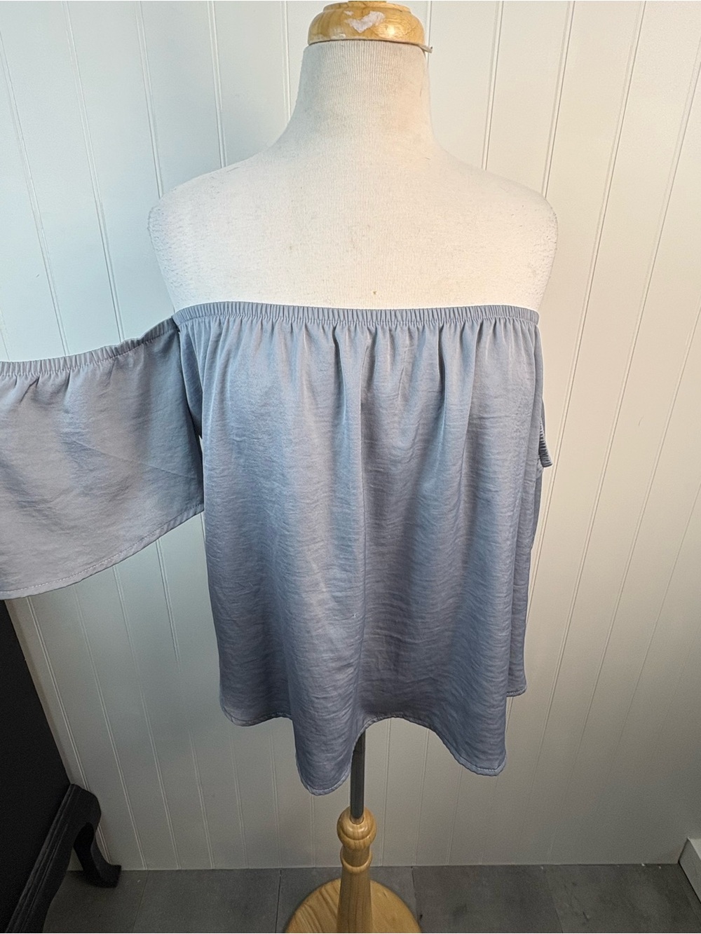 American Eagle Off Shoulder Blouse Grey Flowy Boho Casual XL